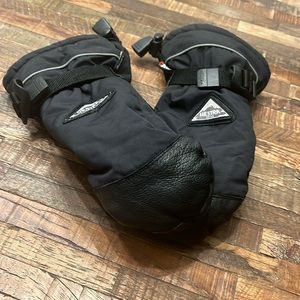 Hestra size 7 black ski gloves